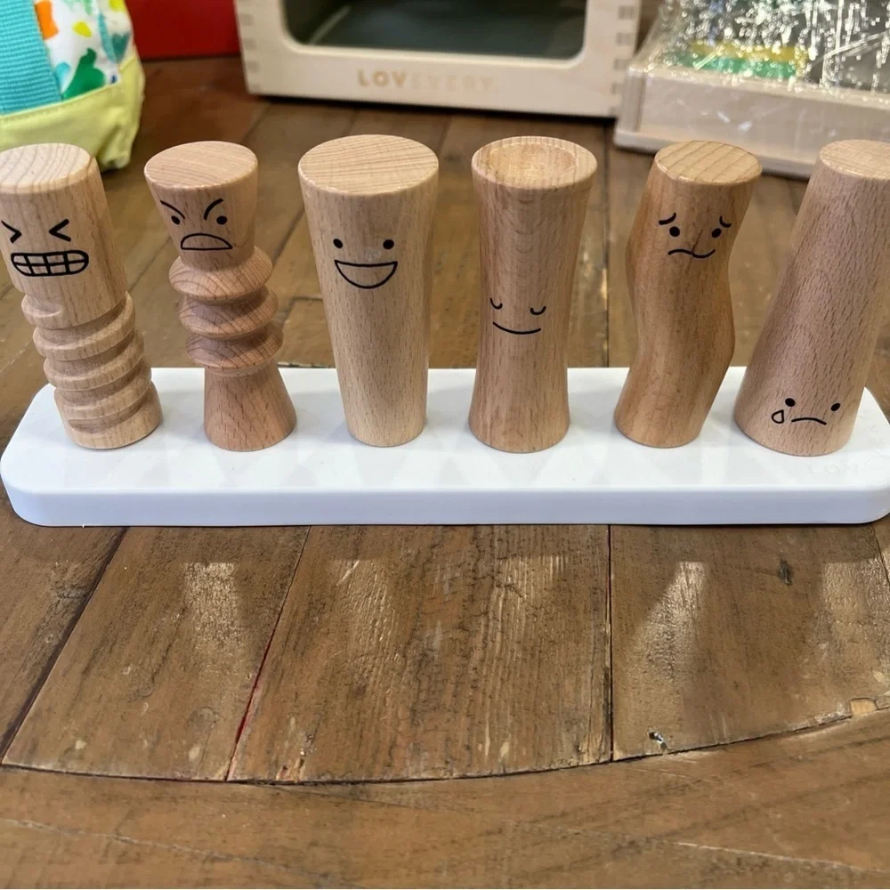 lovevery montessori toddler toy bundle set of 6 play lot 18+ Months
